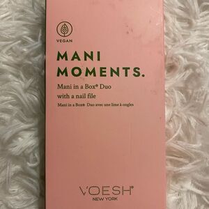 *NIB* Voesh Mani Moments Mani in a Box Duo